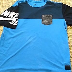 Nike sb pocket tshirt size xxl